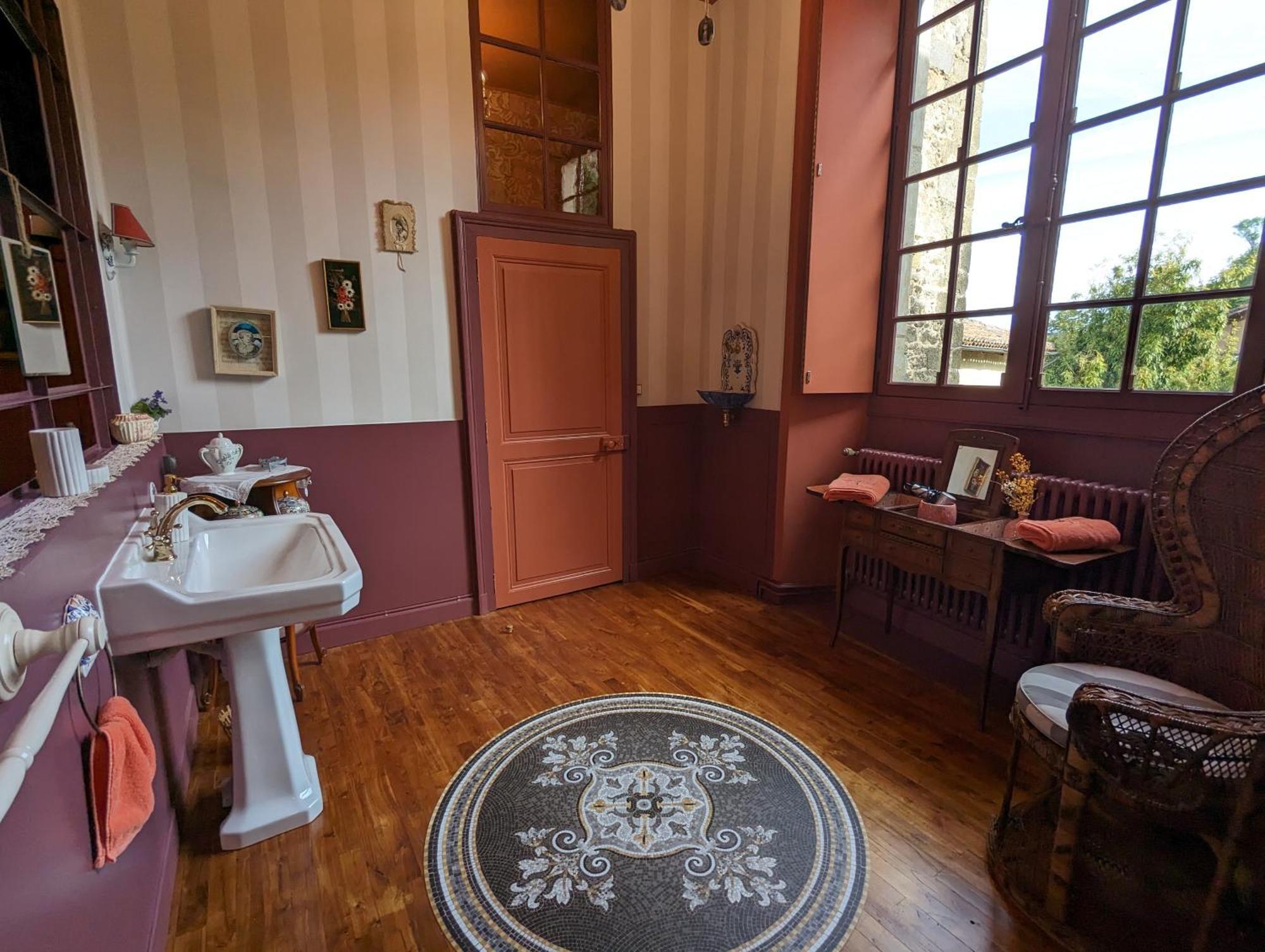 Manoir Des Arts Bed & Breakfast Confolens Eksteriør bilde